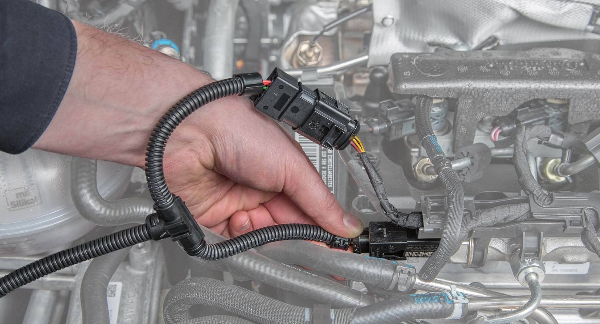 Connection to the common rail sensor (A)