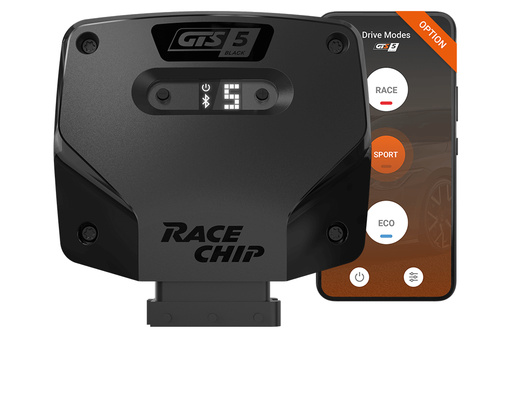 RaceChip GTS 5 Black Steuergerät mit Smartphone im Hintergrund, auf dem die drei Fahrmodi RACE, SPORT und ECO angezeigt werden.