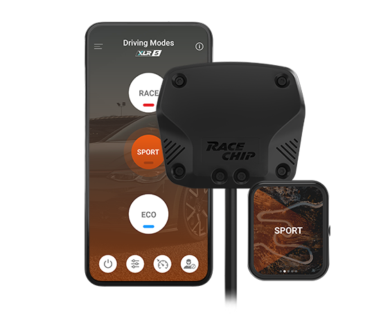 RaceChip XLR 5 control unit with smartphone and control unit. The app shows the driving modes RACE, SPORT and ECO, SPORT is active. The control unit is grayed out.